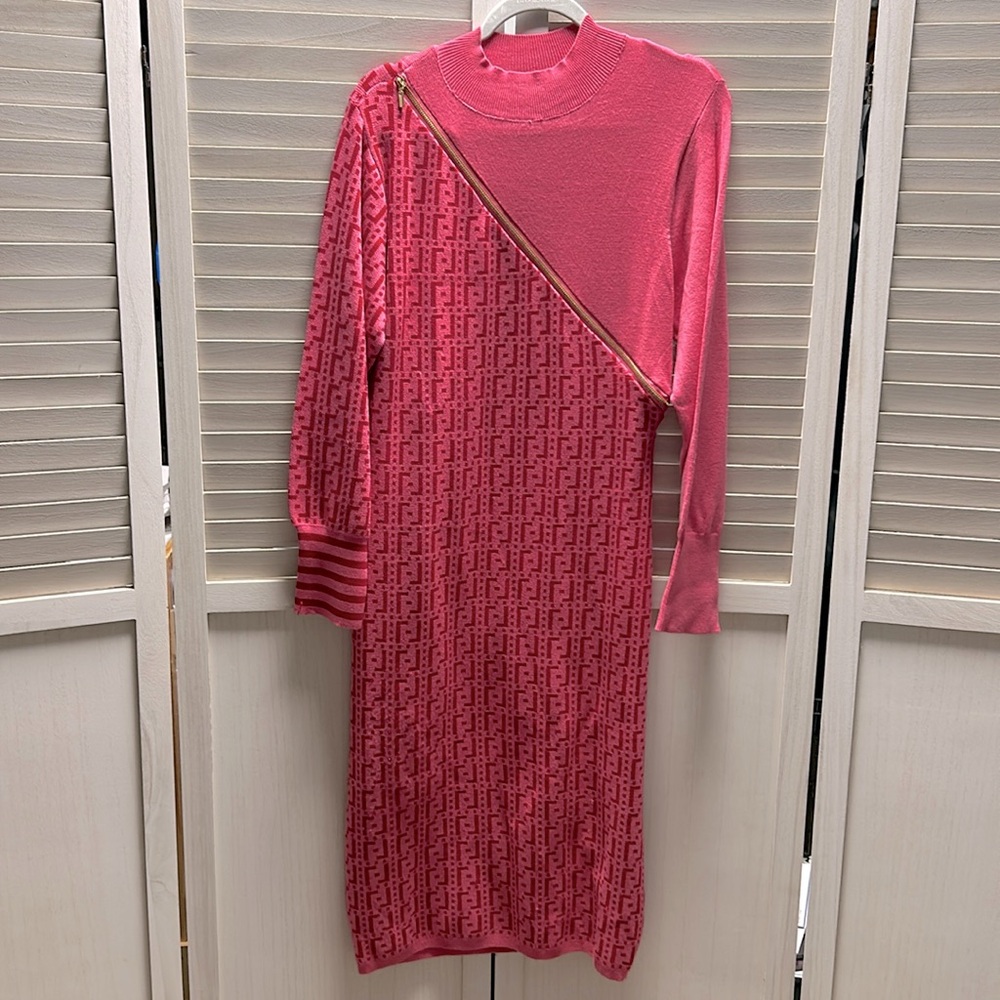 Super Funky Long Sleeved Knit Dress Sz 12 NWT
